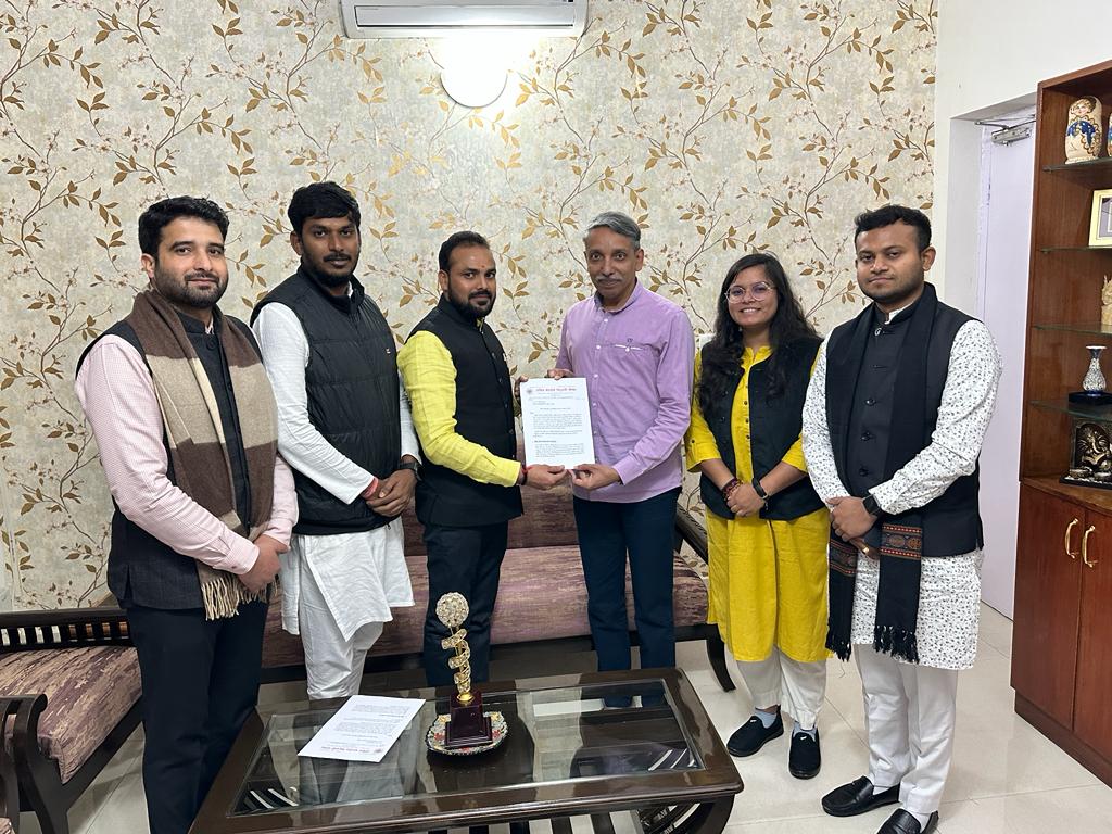 ABVP delegation met UGC chairman and submitted memorandum of various demands